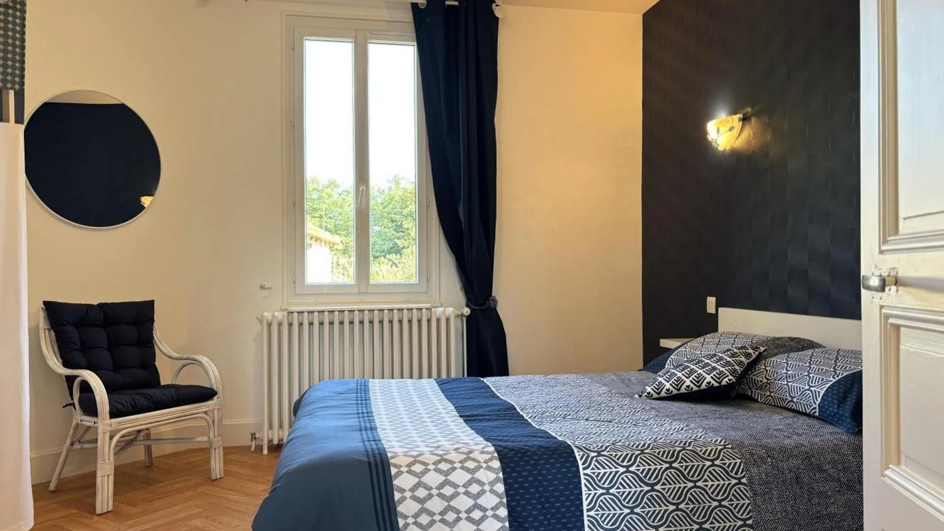 Maison Avec Jardin Pres Du Canal Et De La Loire, Equipement Complet, Parfait Pour Familles - Fr-1-489-550 Diou